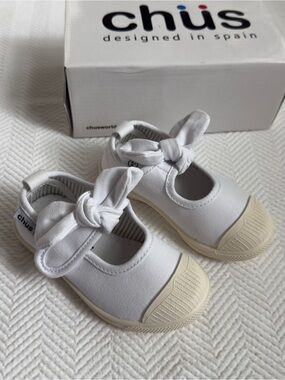 NWT Chus Athena Bow Sneakers in White, Size US 7.5/ EU 24